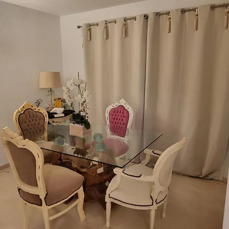 Nyaraló Palm Dreams Beachside Holiday - 1 Min To Beach *