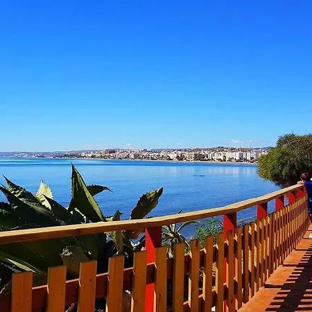 Nyaraló Palm Dreams Beachside Holiday - 1 Min To Beach *
